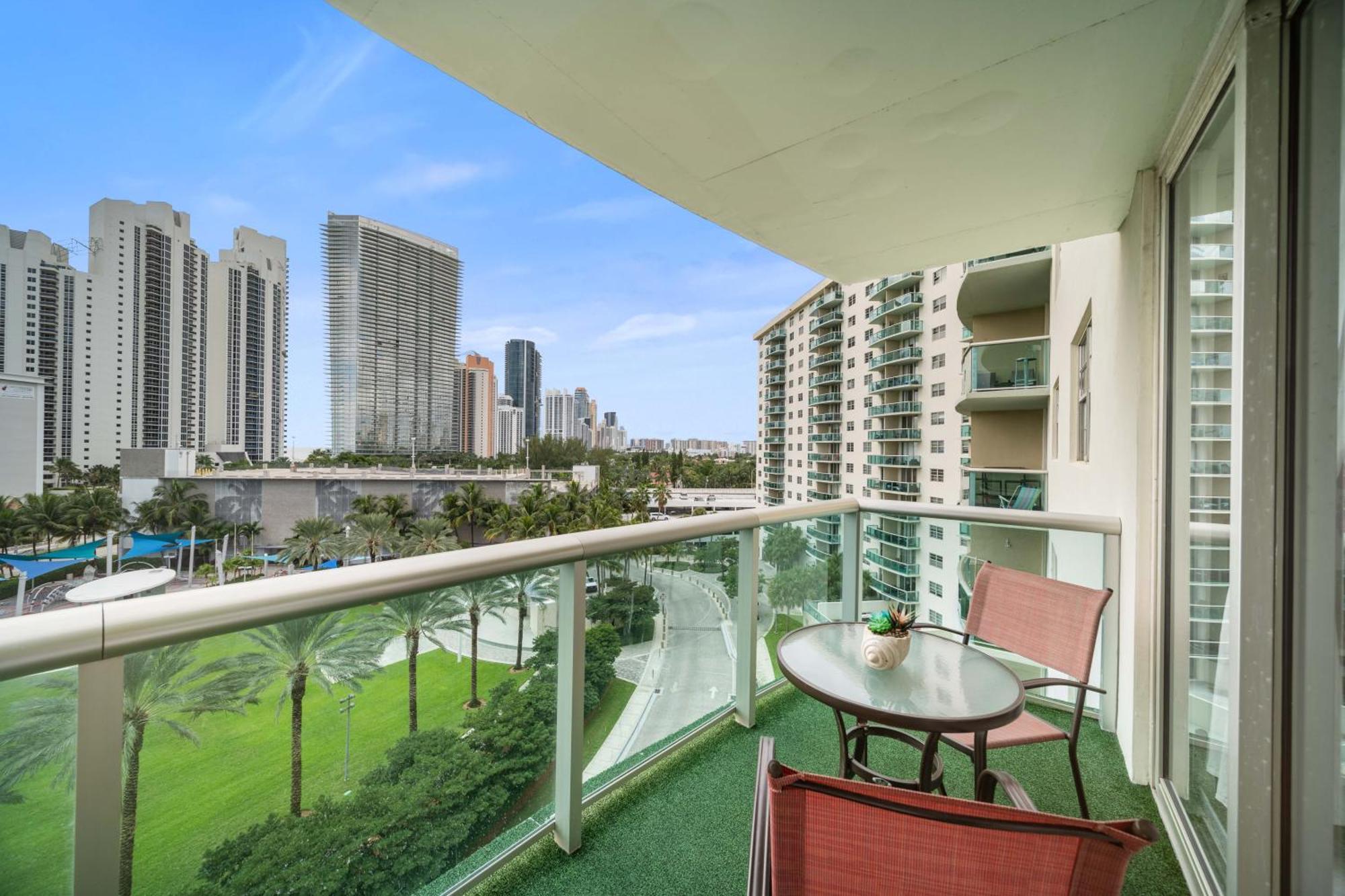 Cozy Ocean Views Condo With Pool & Tennis Court 서니아일스비치 외부 사진